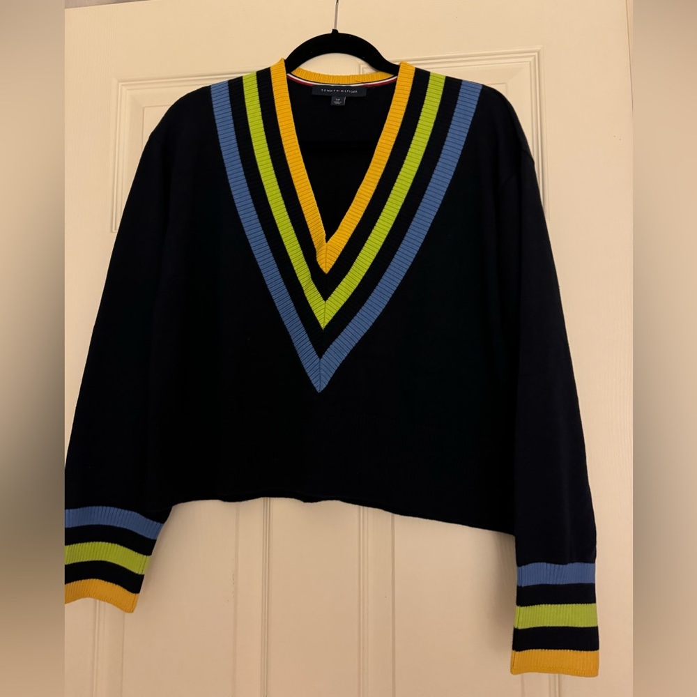 Beautiful green,yellow,blue and black sweater!